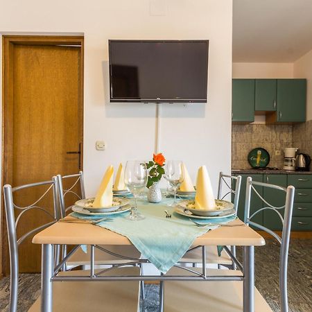 Apartments And Rooms Michaela 파자나 객실 사진
