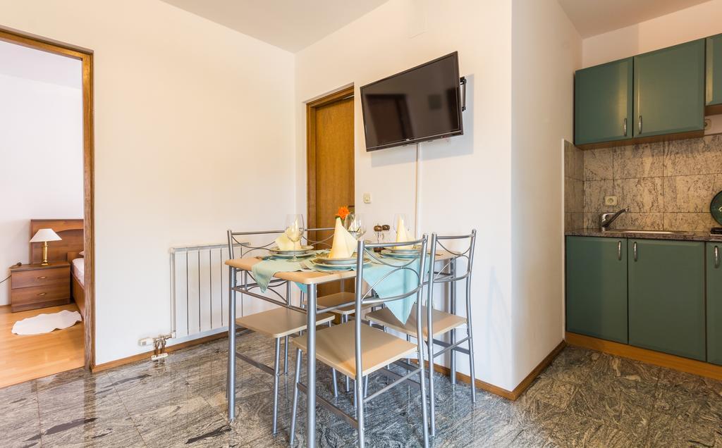 Apartments And Rooms Michaela 파자나 객실 사진