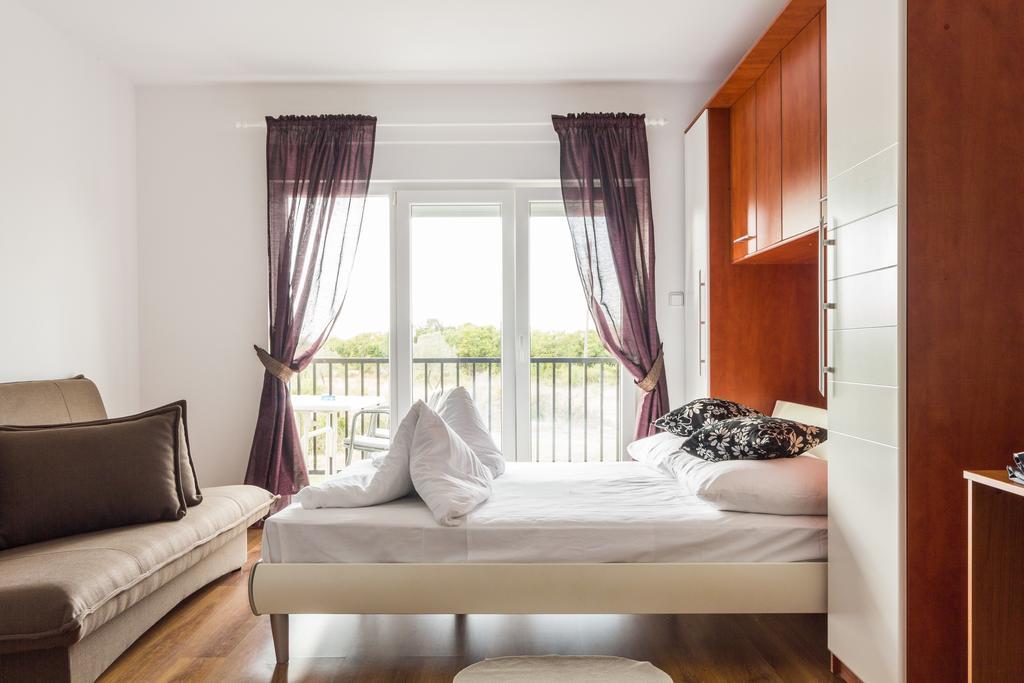 Apartments And Rooms Michaela 파자나 객실 사진
