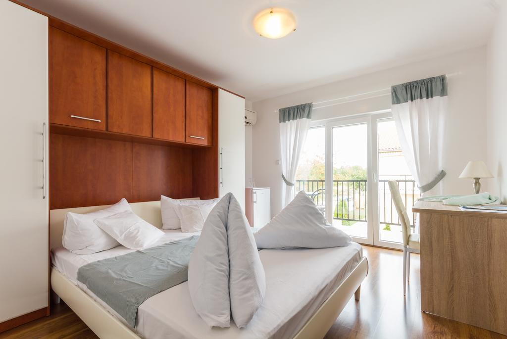 Apartments And Rooms Michaela 파자나 객실 사진