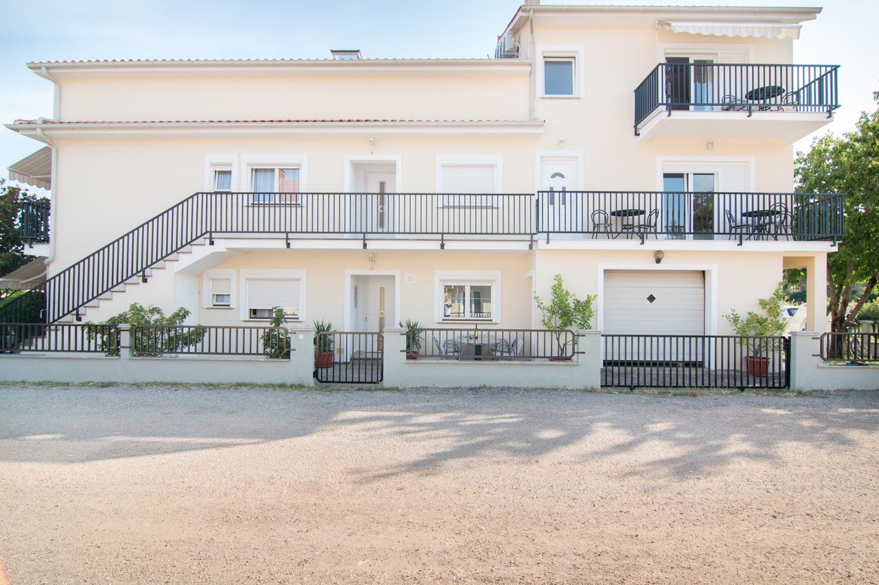 Apartments And Rooms Michaela 파자나 외부 사진